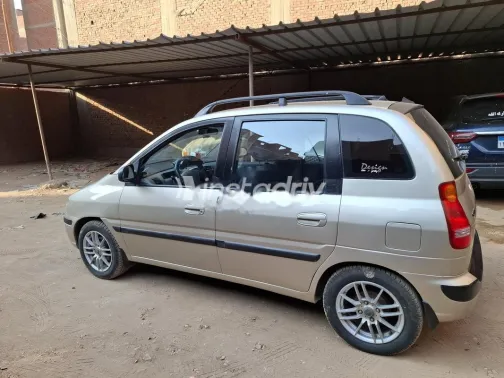 هيونداي ماتريكس 2007 برونزي مستعملة للبيع - 3