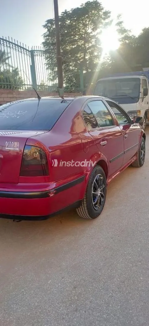 سكودا اوكتافيا A4 1998 أحمر غامق مستعملة للبيع - 5