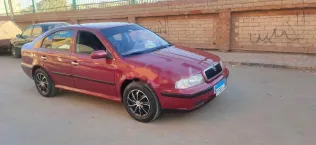 سكودا اوكتافيا A4 1998 أحمر غامق مستعملة للبيع