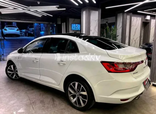 Renault Megane 2018 White Used for Sale - 2