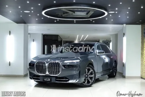 بي ام دبليو 740 2026 رمادي مستعملة للبيع - 1