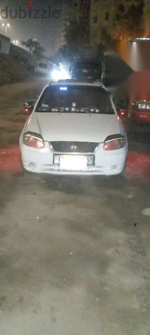 هيونداي فيرنا 2011 أبيض مستعملة للبيع - 2