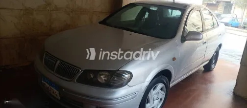 نيسان صنى 2002 فضي مستعملة للبيع - 3