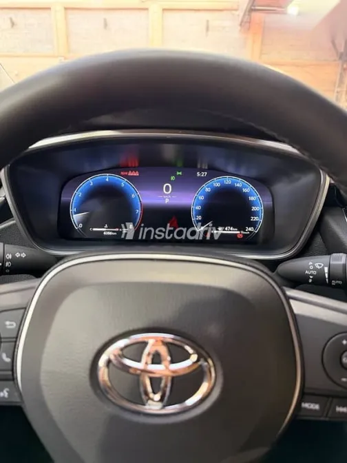 تويوتا كورولا 2025 أزرق غامق مستعملة للبيع - 3