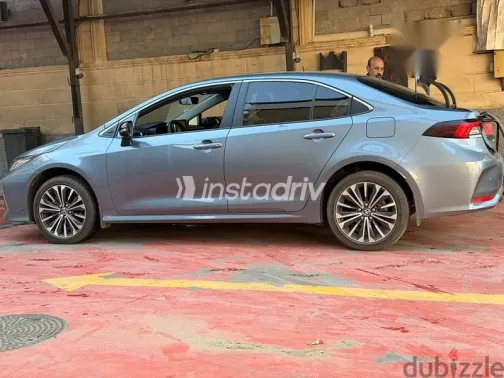 تويوتا كورولا 2025 أزرق غامق مستعملة للبيع - 5