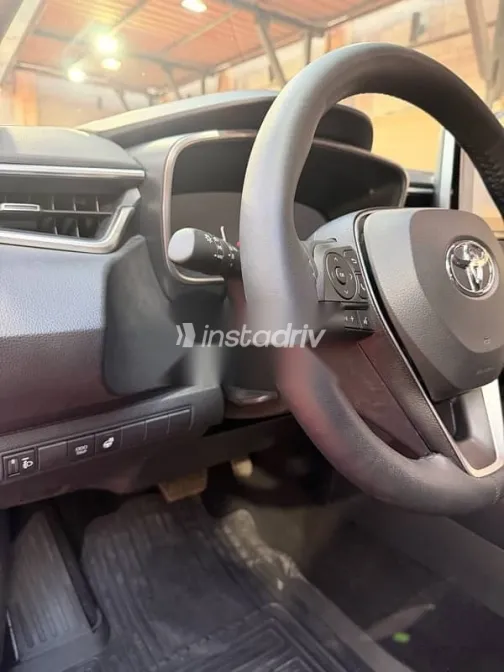 تويوتا كورولا 2025 أزرق غامق مستعملة للبيع - 7