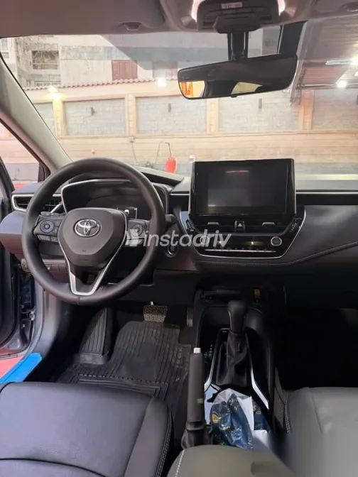 تويوتا كورولا 2025 أزرق غامق مستعملة للبيع - 9