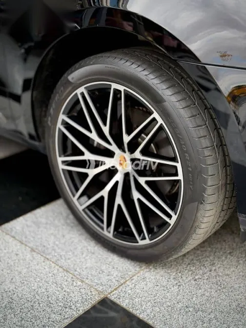 Porsche Macan 2024 Black Used for Sale - 5