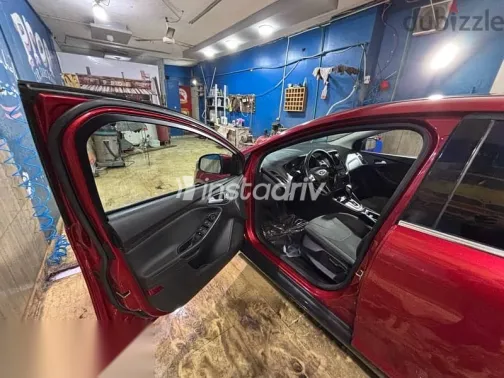 Ford Focus 2017 Red Used for Sale - 7