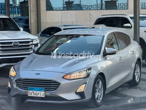 فورد فوكس 2022 فضي مستعملة للبيع - 4