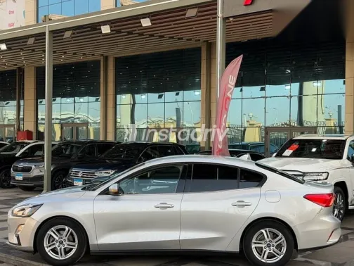 فورد فوكس 2022 فضي مستعملة للبيع - 5