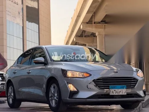 فورد فوكس 2022 فضي مستعملة للبيع - 6