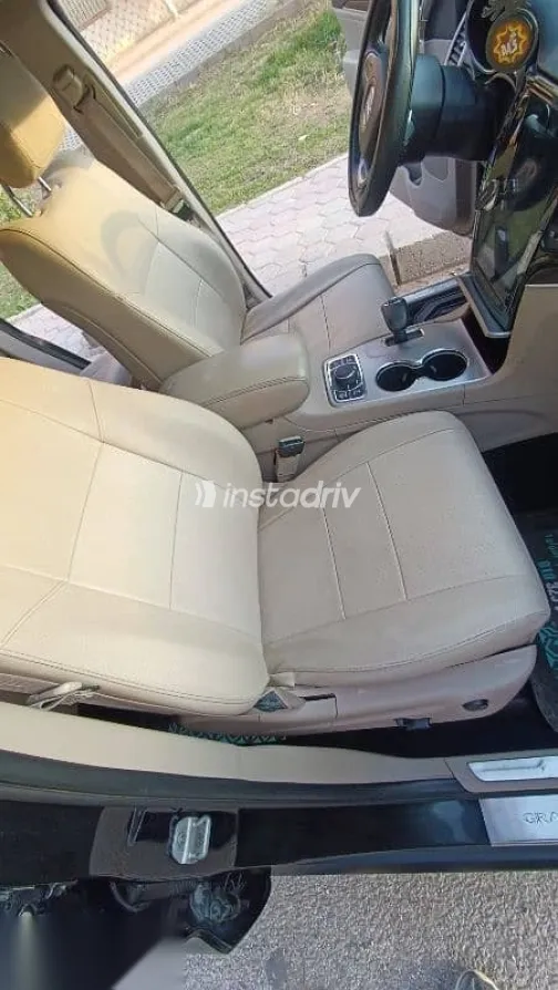 جيب شيروكي 2014 أسود مستعملة للبيع - 6