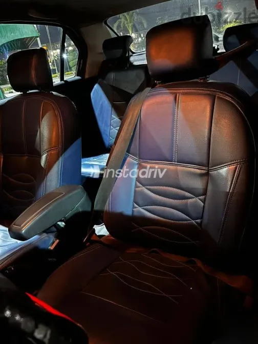 رينو لوجان 2016 أزرق غامق مستعملة للبيع - 6