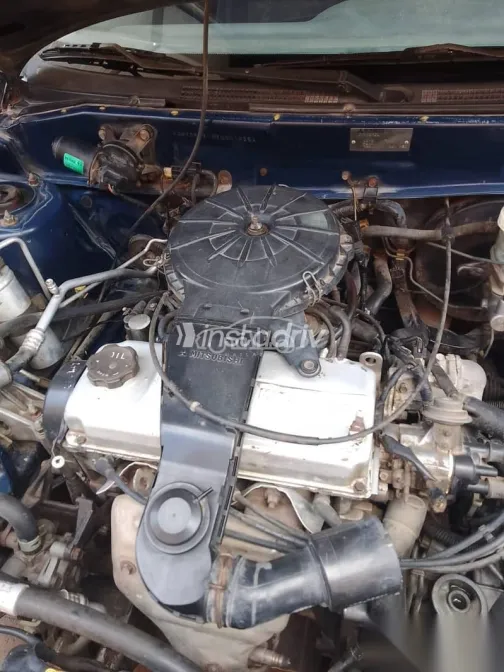 ميتسوبيشي لانسر 2000 أزرق غامق مستعملة للبيع - 2