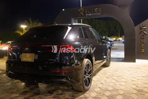 اودي Q8 2025 أسود جديدة للبيع - 6