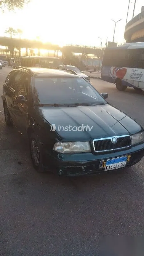 سكودا اوكتافيا 2000 أخضر مستعملة للبيع - 2