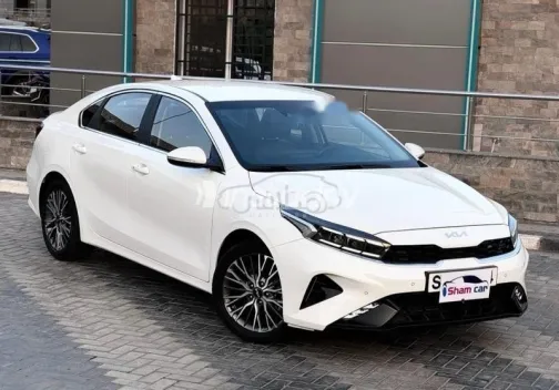 كيا K3 2023 أبيض مستعملة للبيع - 1