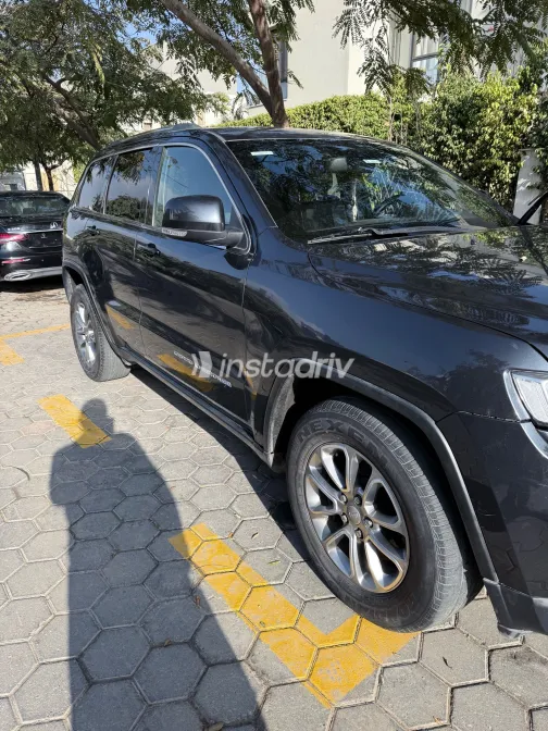 جيب جراند شيروكي 2015 أبيض مستعملة للبيع - 3