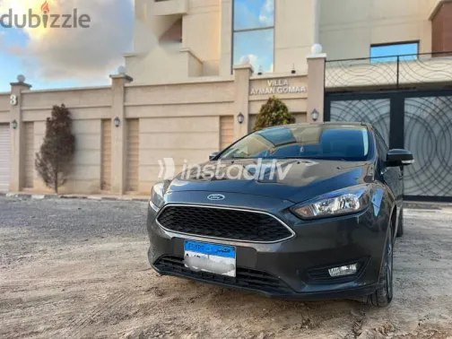 فورد فوكس 2018 رمادي مستعملة للبيع - 4