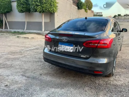 فورد فوكس 2018 رمادي مستعملة للبيع - 7