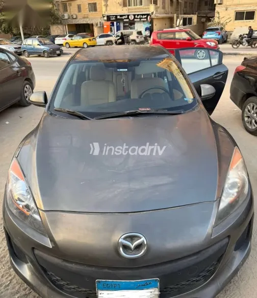 مازدا 3 2013 رمادي مستعملة للبيع - 1