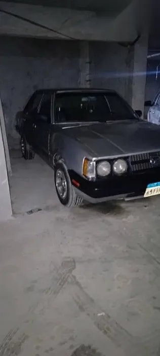 دايهاتسو شارمـنت 1983 فضي مستعملة للبيع