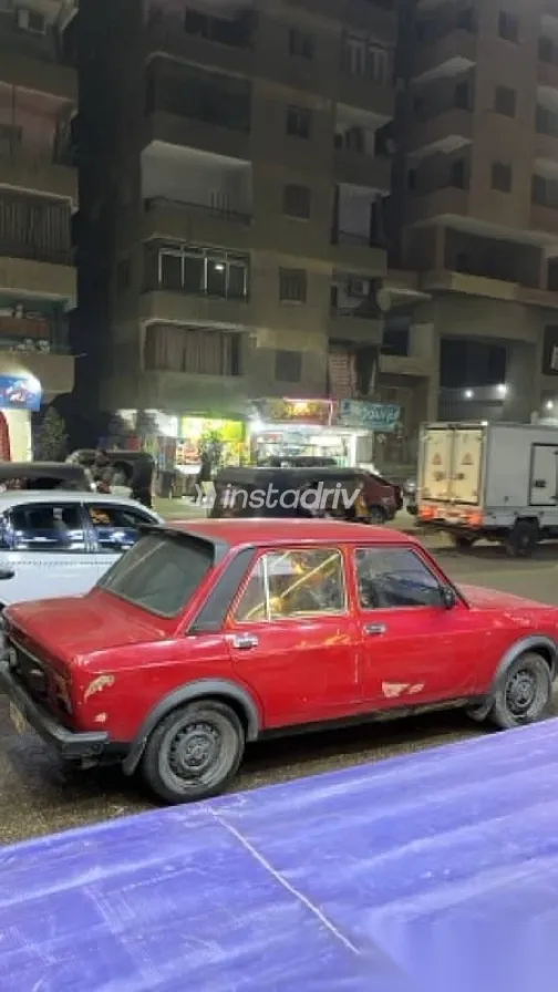 فيات 128 1985 أحمر مستعملة للبيع - 1