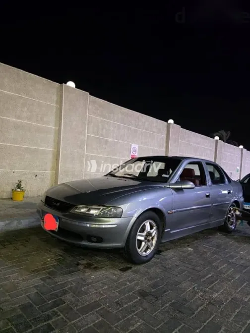 اوبل فيكترا 2002 رمادي مستعملة للبيع - 2