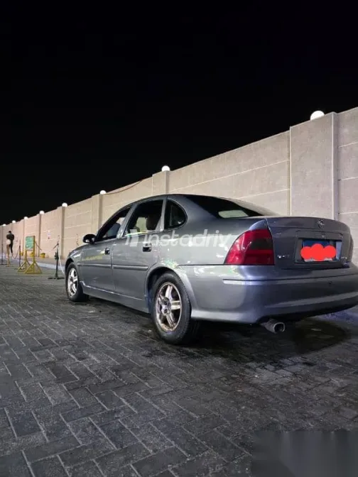 اوبل فيكترا 2002 رمادي مستعملة للبيع - 5