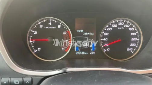 ميتسوبيشي اكليبس كروس 2018 رمادي غامق مستعملة للبيع - 3