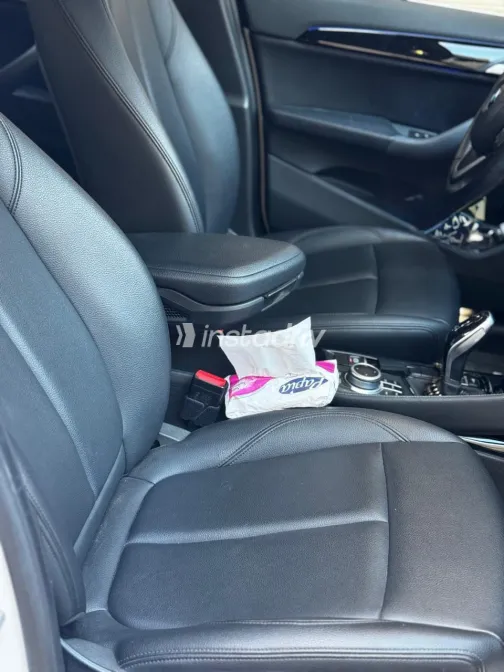 بي ام دبليو X1 2021 أبيض مستعملة للبيع - 6