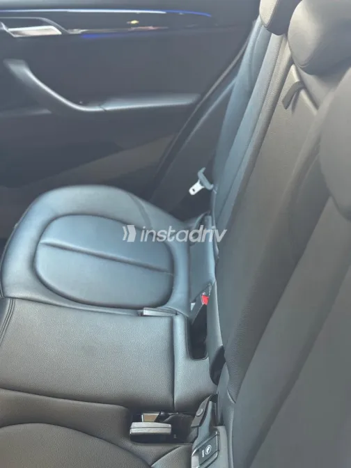 بي ام دبليو X1 2021 أبيض مستعملة للبيع - 7