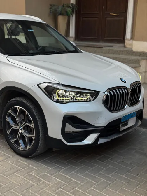 بي ام دبليو X1 2021 أبيض مستعملة للبيع - 10