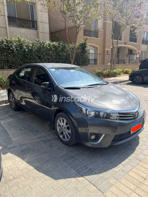 Toyota Corolla 2016 White Used for Sale - 2