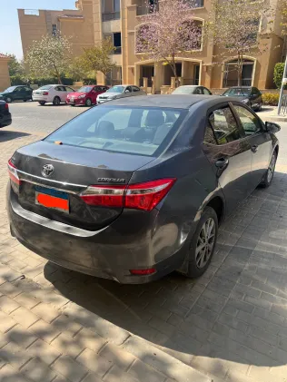 تويوتا كورولا 2016 أبيض مستعملة للبيع