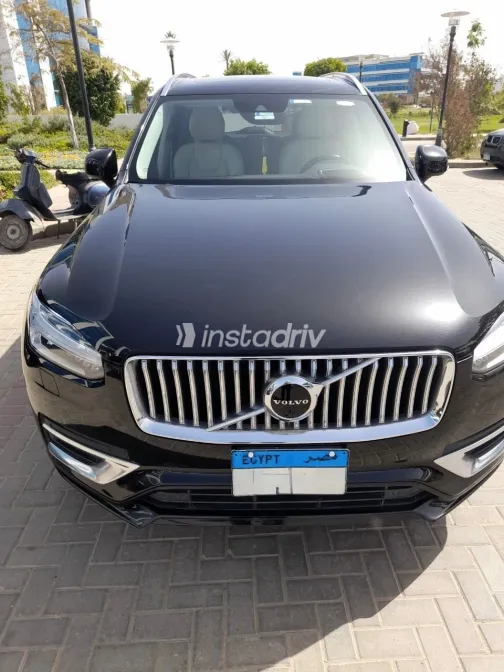 فولفو XC90 2021 أبيض مستعملة للبيع - 3
