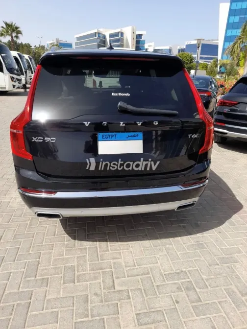 فولفو XC90 2021 أبيض مستعملة للبيع - 6