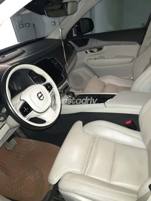 فولفو XC90 2021 أبيض مستعملة للبيع - 7