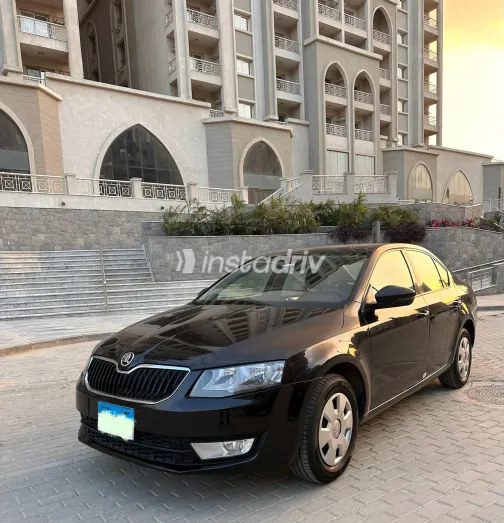 سكودا اوكتافيا 2016 أبيض مستعملة للبيع - 4