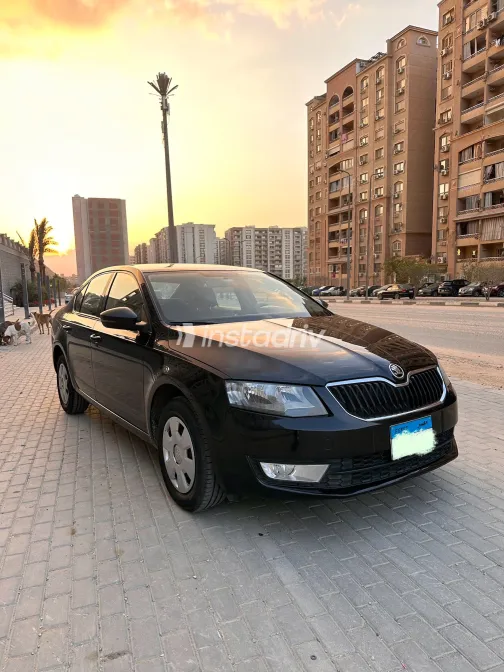 سكودا اوكتافيا 2016 أبيض مستعملة للبيع - 8