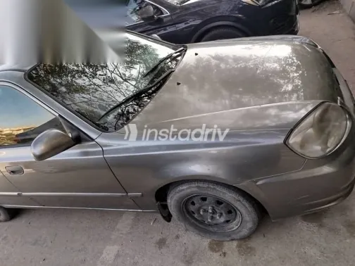 هيونداي فيرنا 2014 رمادي مستعملة للبيع - 3