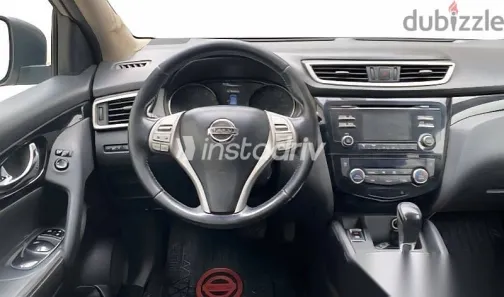 Nissan Qashqai 2017 Silver Used for Sale - 6