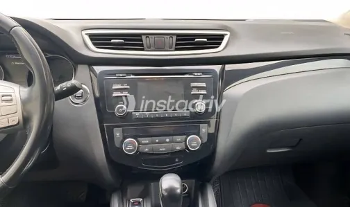 Nissan Qashqai 2017 Silver Used for Sale - 8