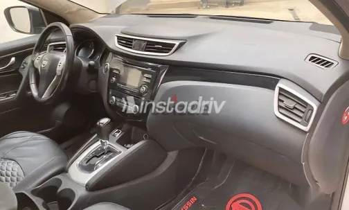 Nissan Qashqai 2017 Silver Used for Sale - 9