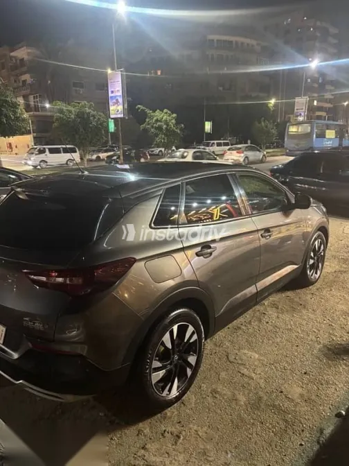 اوبل جراند لاند 2022 رمادي مستعملة للبيع - 4