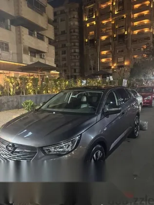 اوبل جراند لاند 2022 رمادي مستعملة للبيع