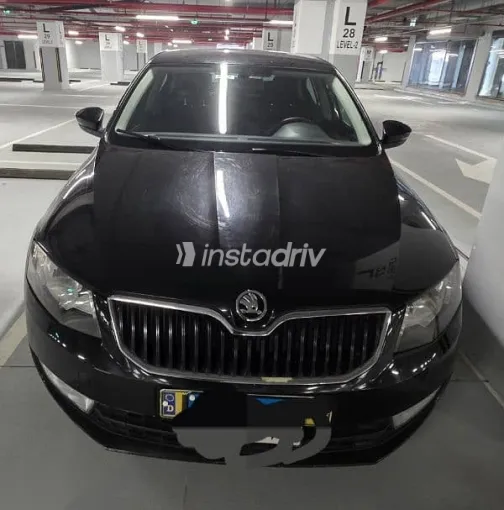 سكودا اوكتافيا 2016 أسود مستعملة للبيع - 1