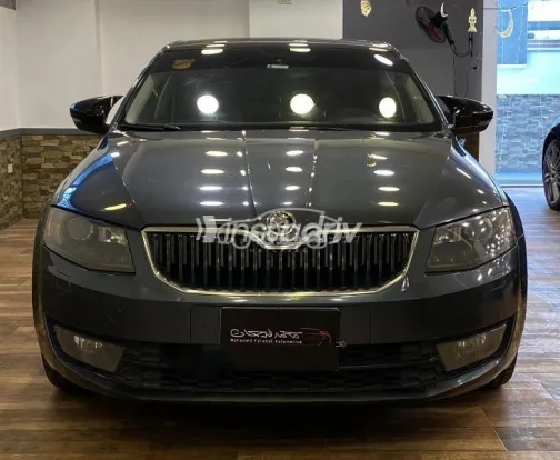 سكودا اوكتافيا 2016 رمادي مستعملة للبيع - 1