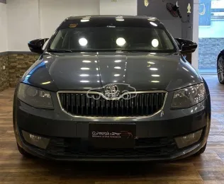 سكودا اوكتافيا 2016 رمادي مستعملة للبيع